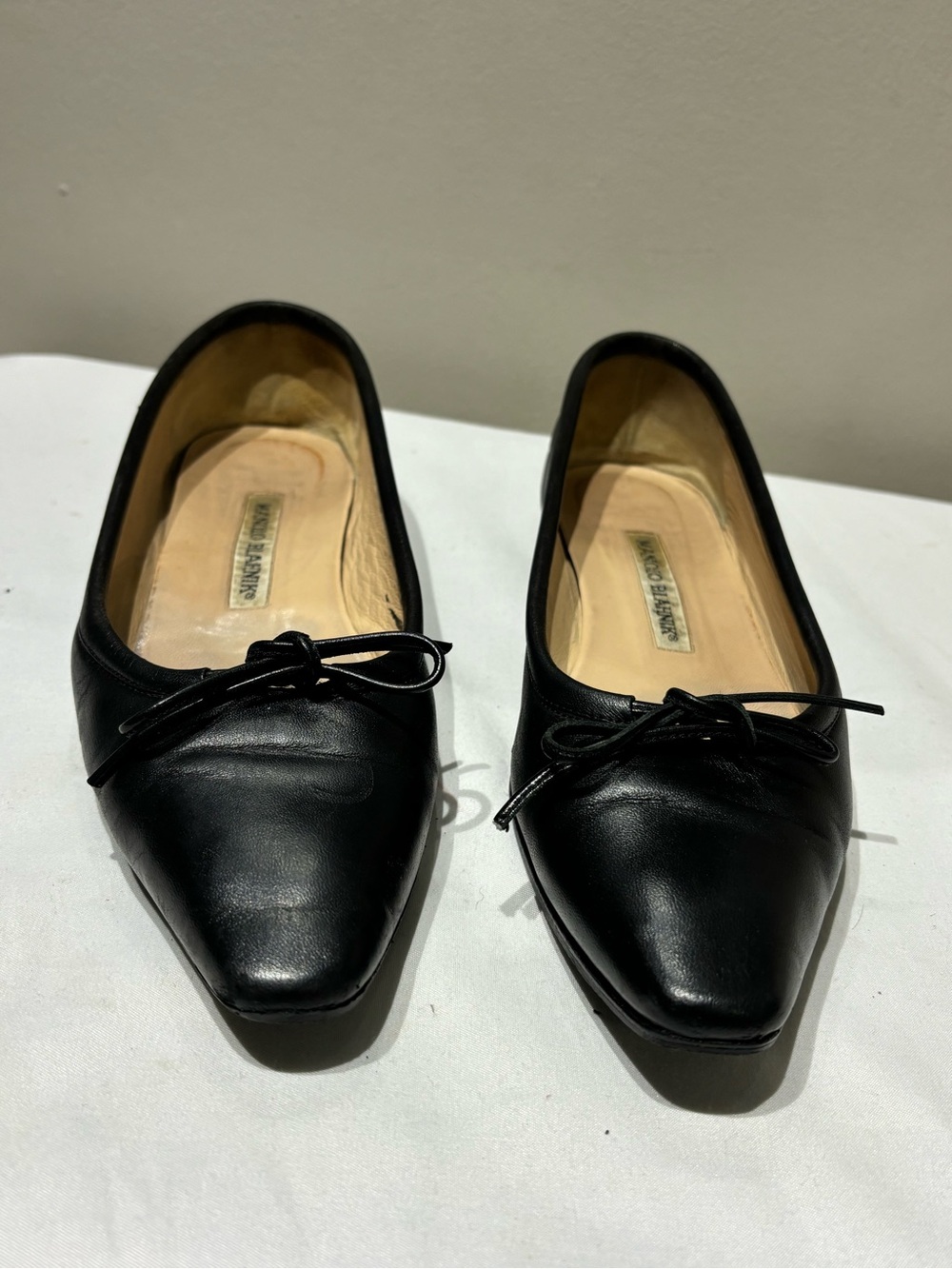 Manolo Blahnik Black Pointed Toe Ballet Flats with Bow